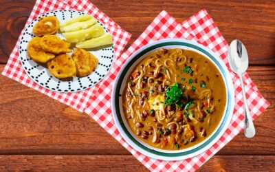 Caldo de Poroto con Tortillitas